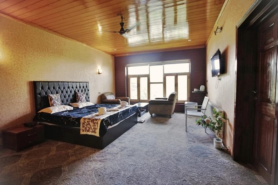 Bed, Bedroom, Garden view