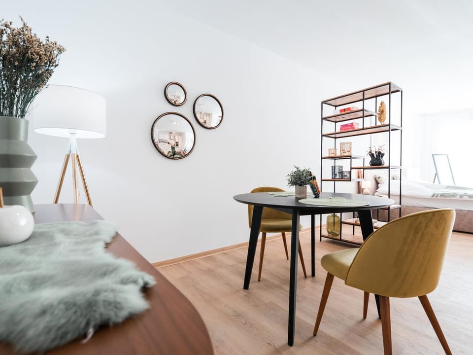 Living room, Seating area, Dining area