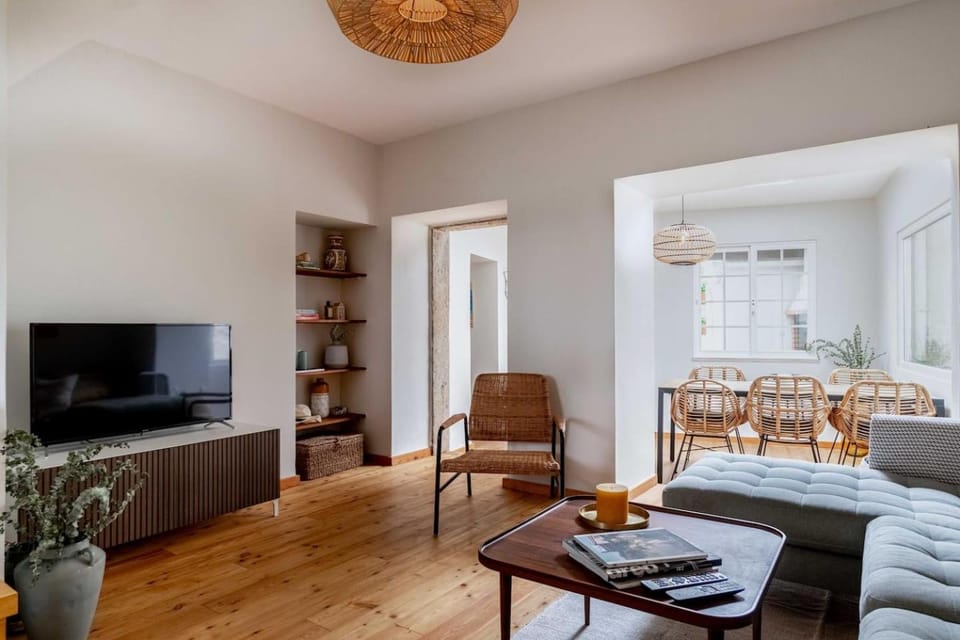 TV and multimedia, Living room, Dining area