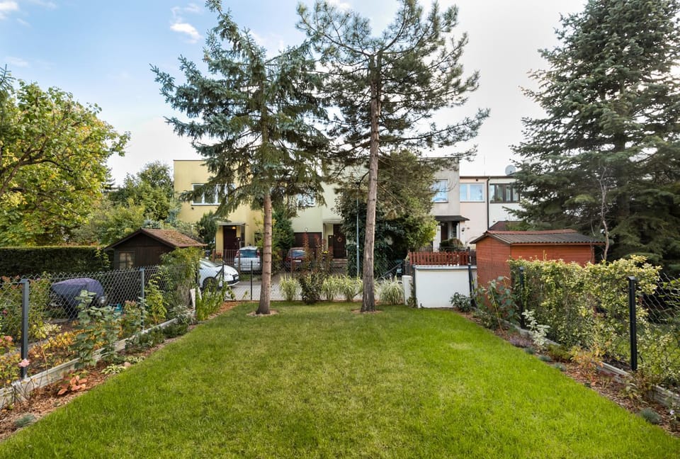 Property building, Garden, Garden view