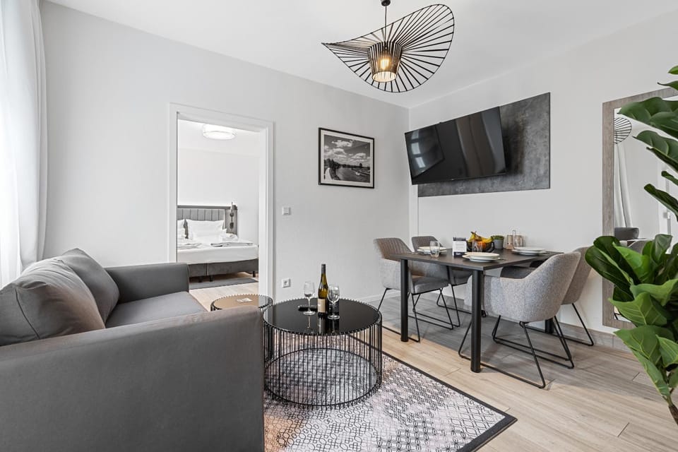 TV and multimedia, Living room, Dining area