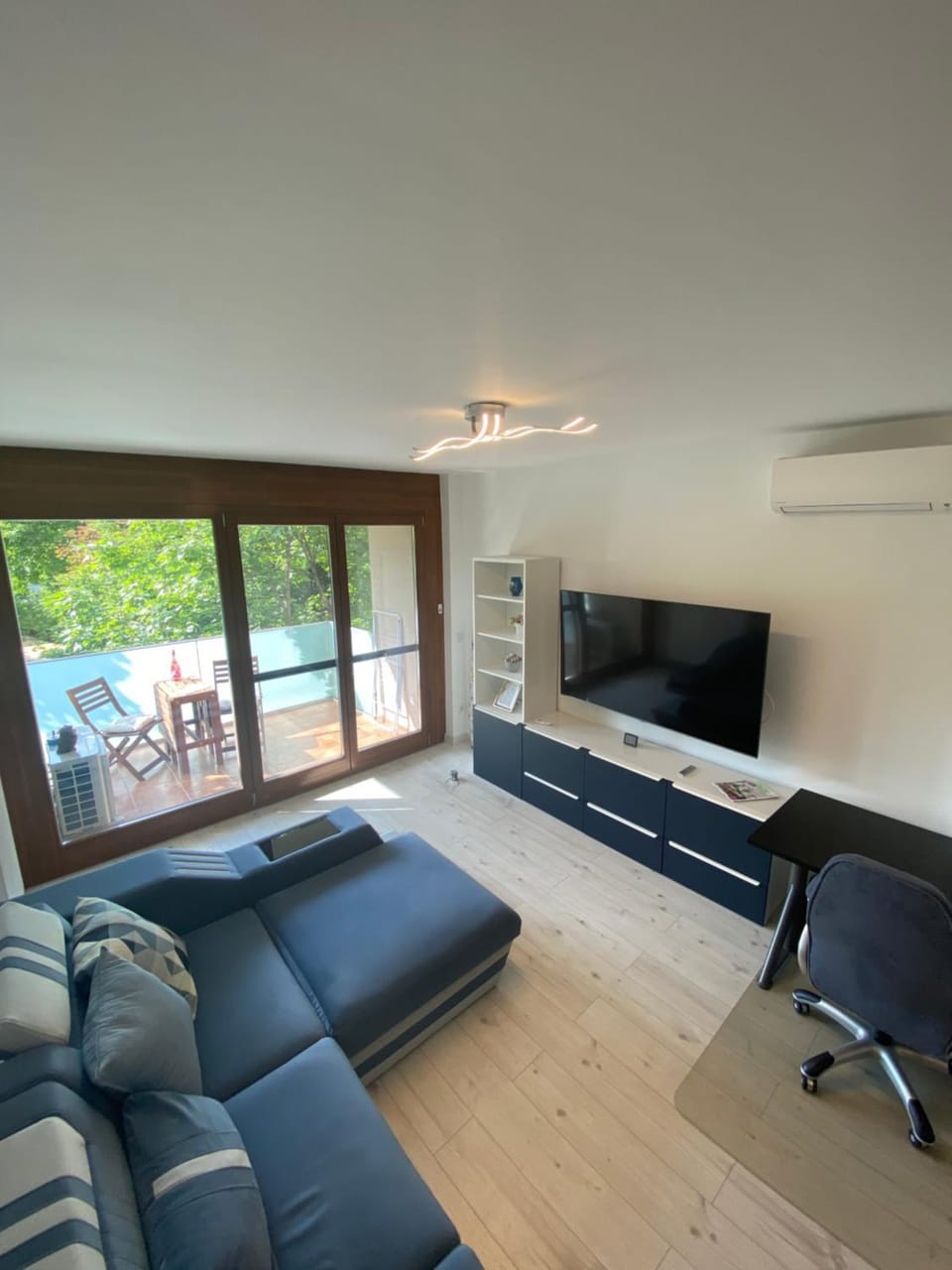 TV and multimedia, Living room, Seating area