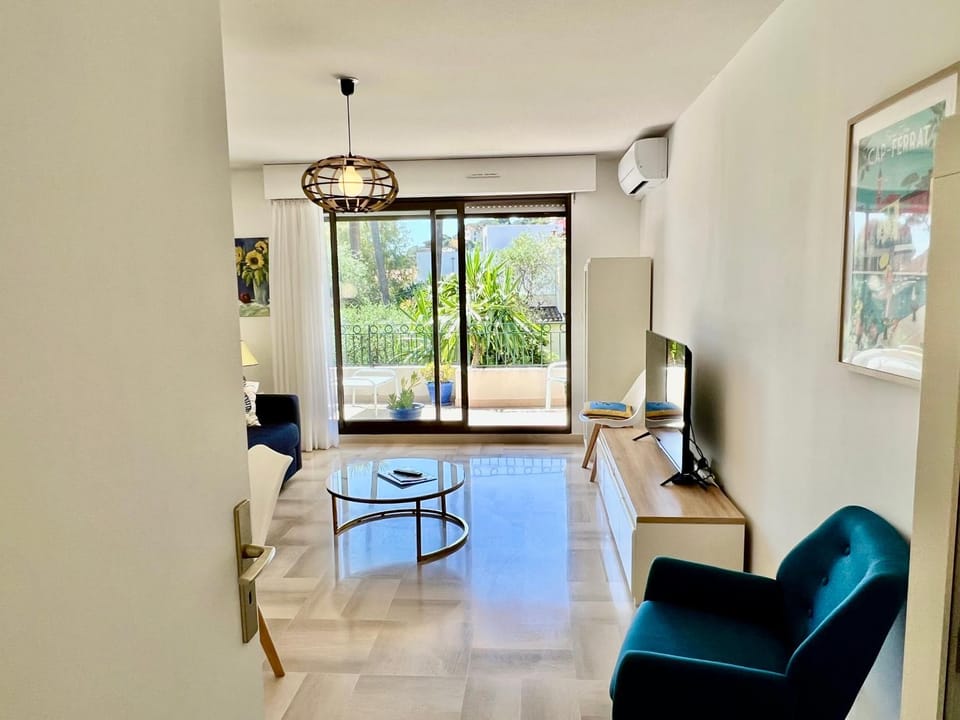 Saint Jean Cap Ferrat grand Studio avec terrasse Apartment in Saint-Jean-Cap-Ferrat