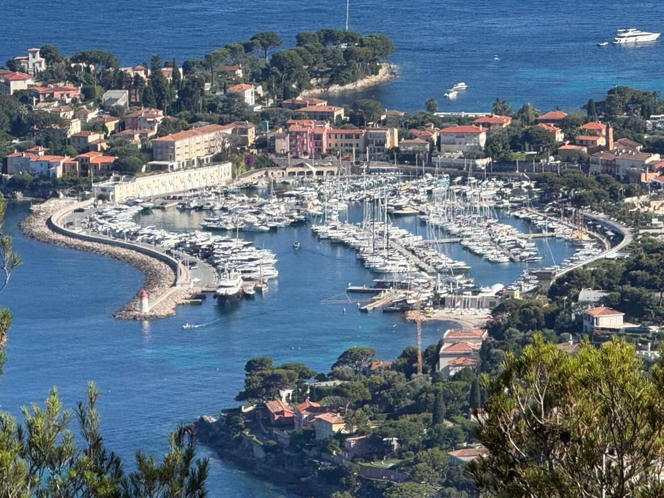 Saint Jean Cap Ferrat grand Studio avec terrasse Apartment in Saint-Jean-Cap-Ferrat