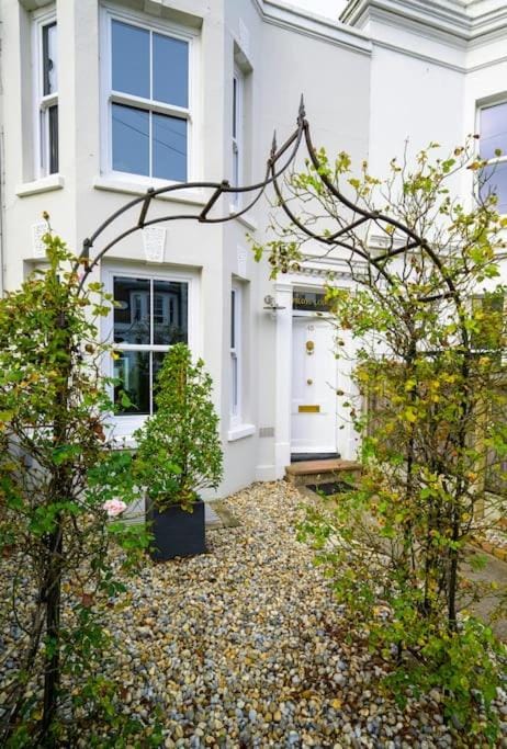 Pilots Lodge by Deal Castle with free parking House in Dover District