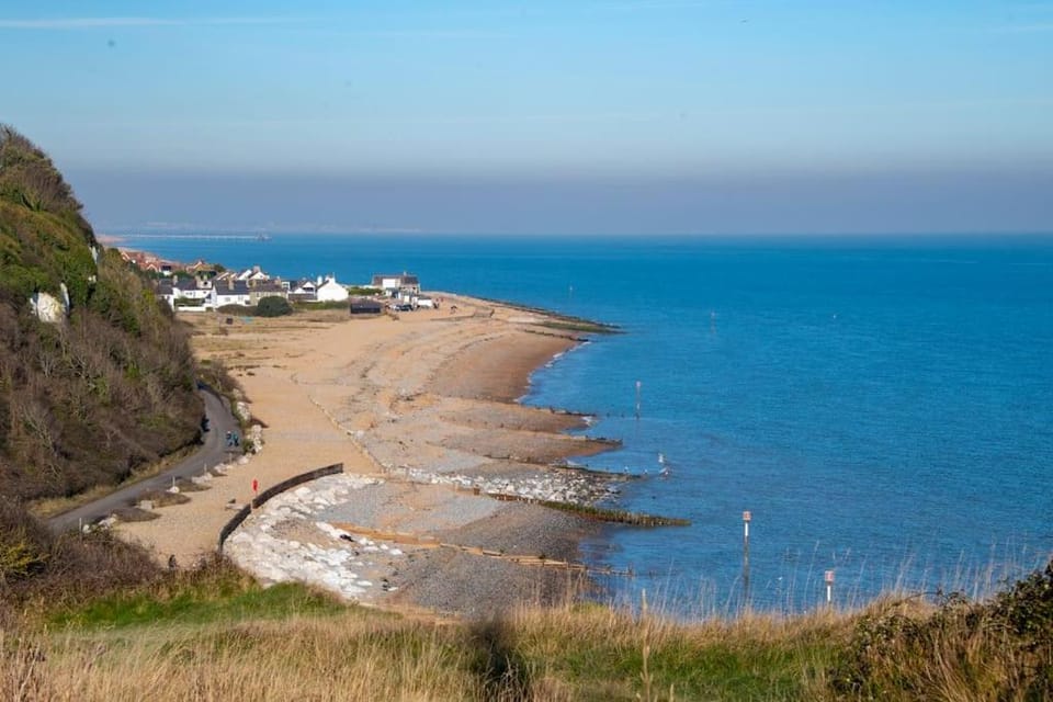 Pilots Lodge by Deal Castle with free parking House in Dover District