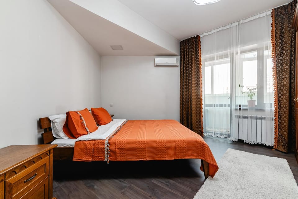 Bedroom, air conditioner