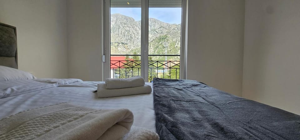 Bed, View (from property/room), Bedroom, towels