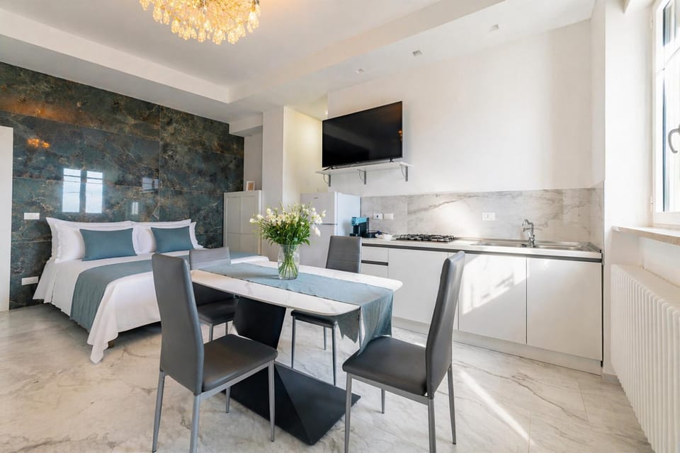 White Loft by Symphonya Luxury Holiday Rentals Bed and Breakfast in Gallipoli