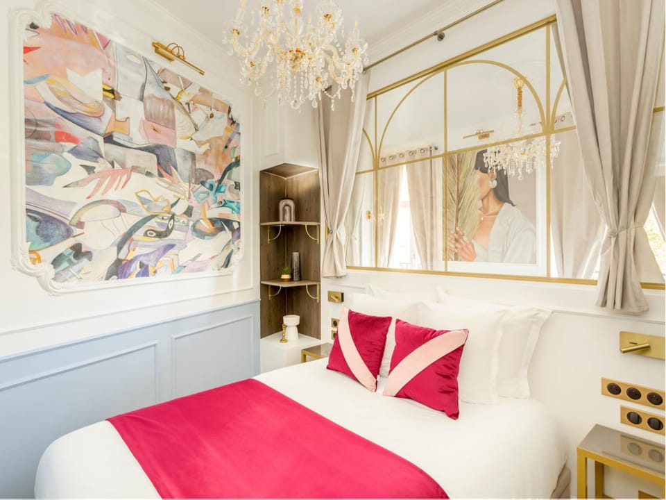 Bed, Photo of the whole room, Bedroom