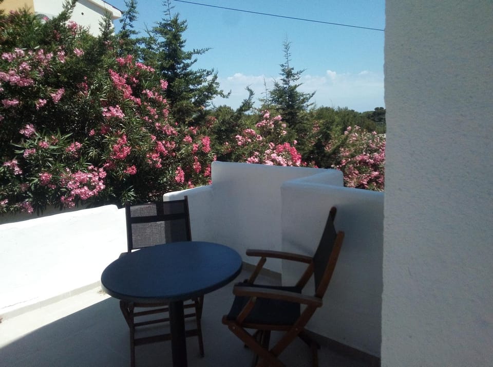 Property building, Patio, Spring, Day