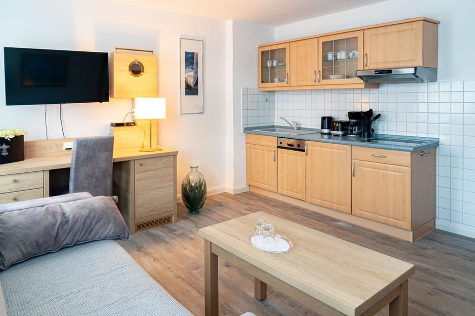 TV and multimedia, Kitchen or kitchenette, Living room