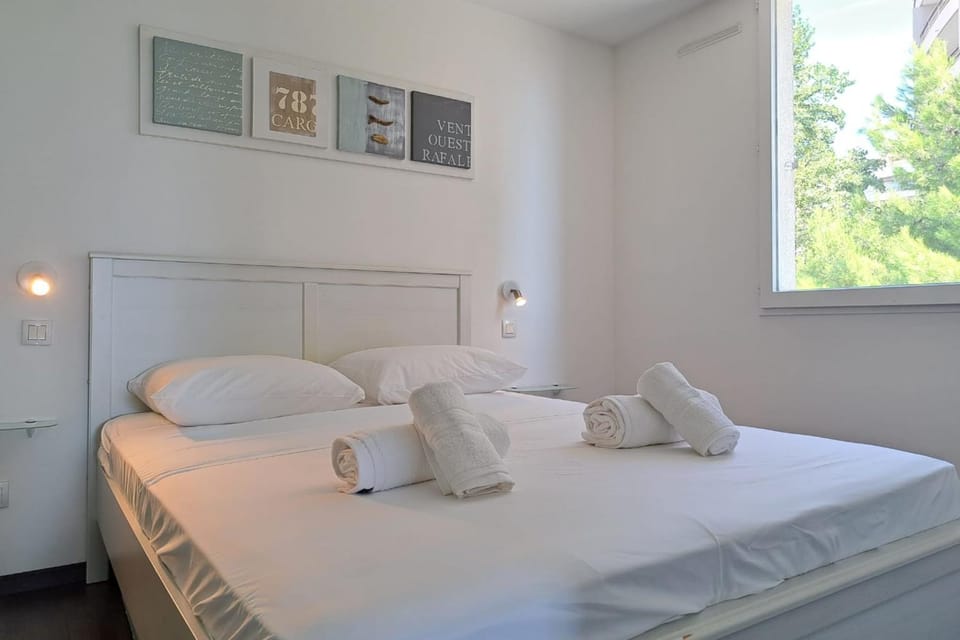 CLOSE SEA - Terrace with Sea View AC and Parking - BENAKEY Apartment in Cannes