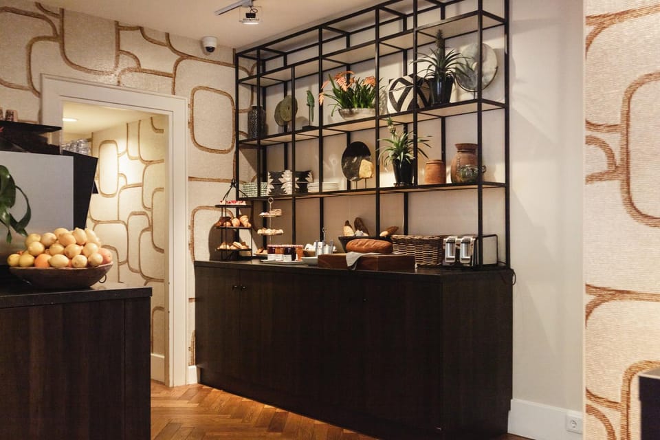 Lounge or bar, Food