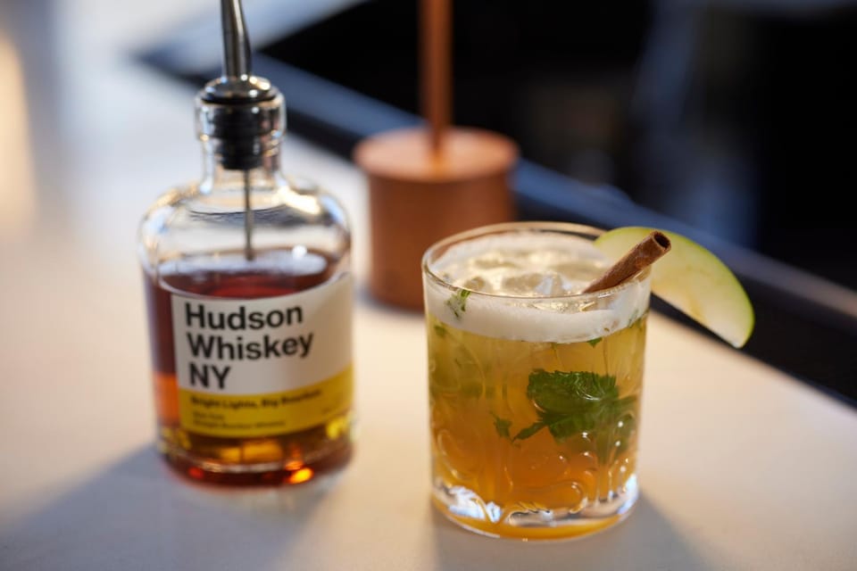 Lounge or bar, Food and drinks, Drinks