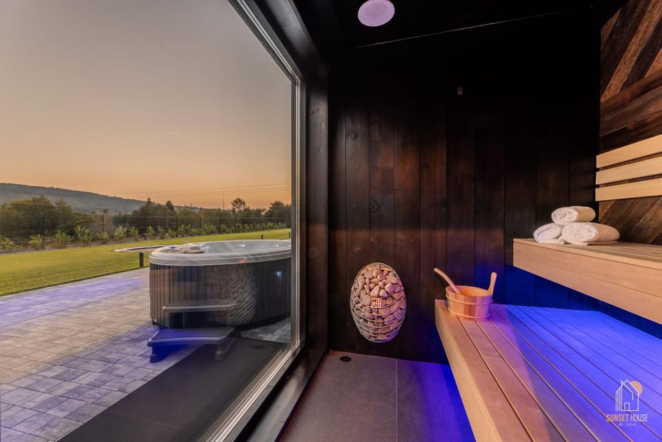 Natural landscape, Hot Tub, Sauna, Swimming pool