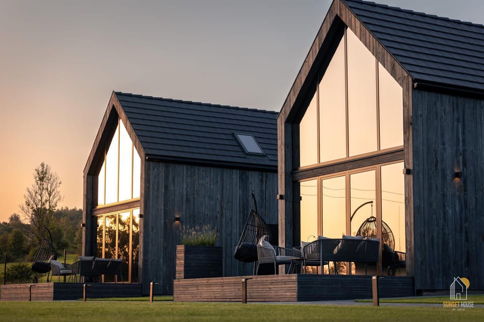 Property building, Day, Garden, Garden view, Sunset