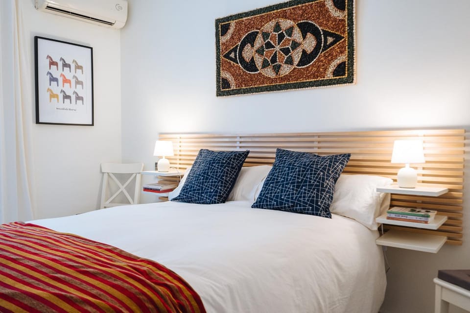 Bed, Bedroom, air conditioner