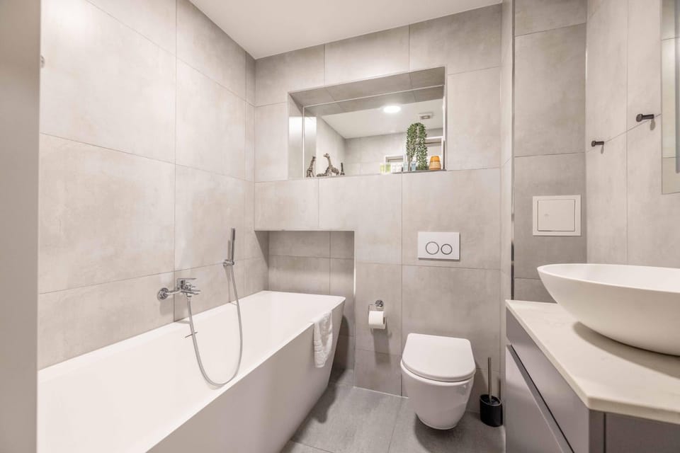 Modern 2 Bed Oasis - Private parking & Garden - By Tempstay Apartment in Windsor