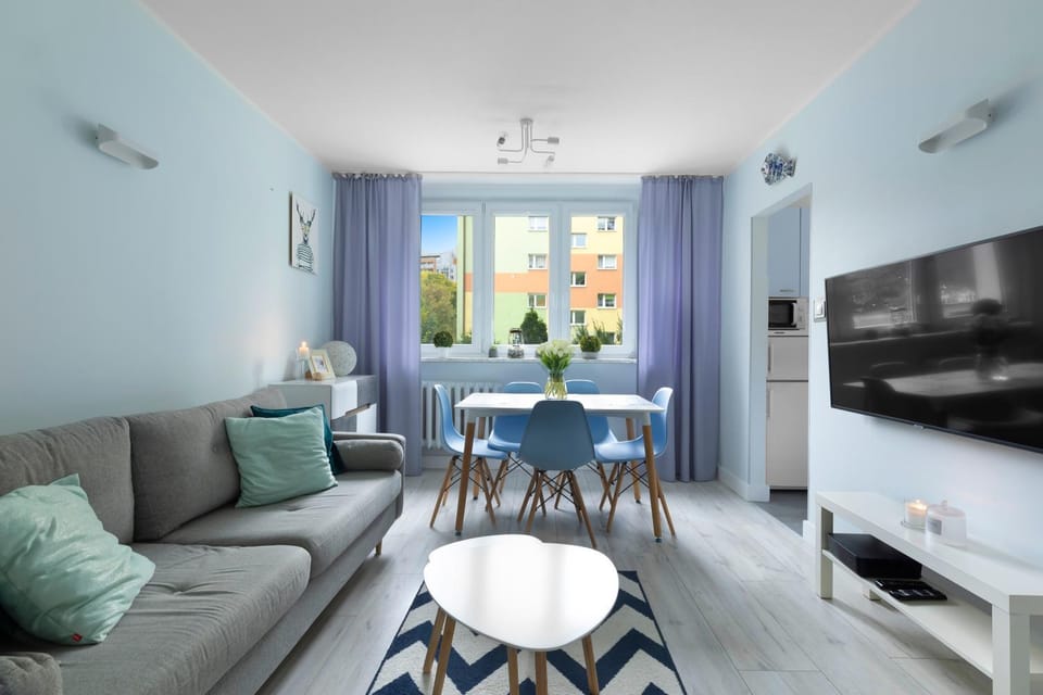 TV and multimedia, Seating area, Dining area