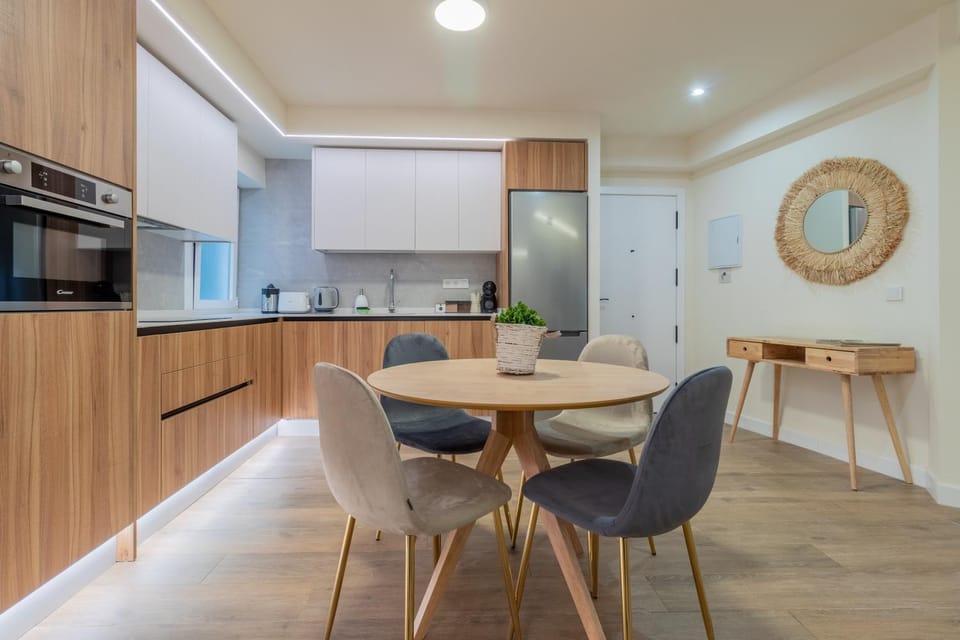 Kitchen or kitchenette, Living room, Seating area, Dining area, dishwasher, minibar, pet friendly, stove