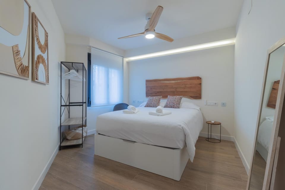 Bed, Photo of the whole room, Bedroom, fireplace, towels, air conditioner