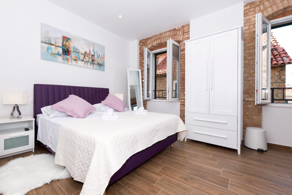 Bed, Bedroom, wardrobe