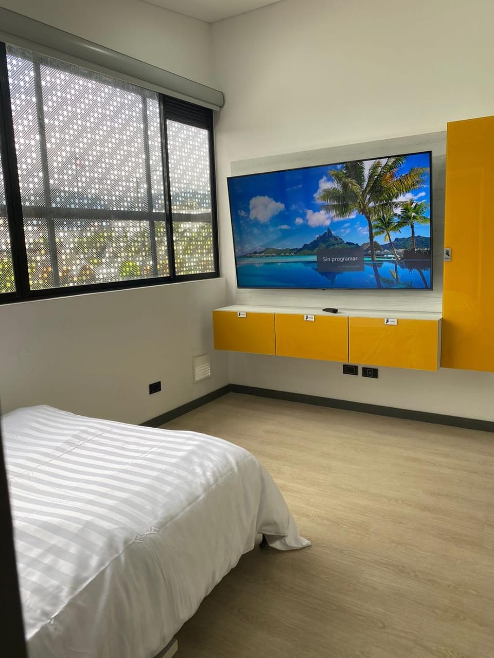 Communal lounge/ TV room, Bed, TV and multimedia, Photo of the whole room, Evening entertainment