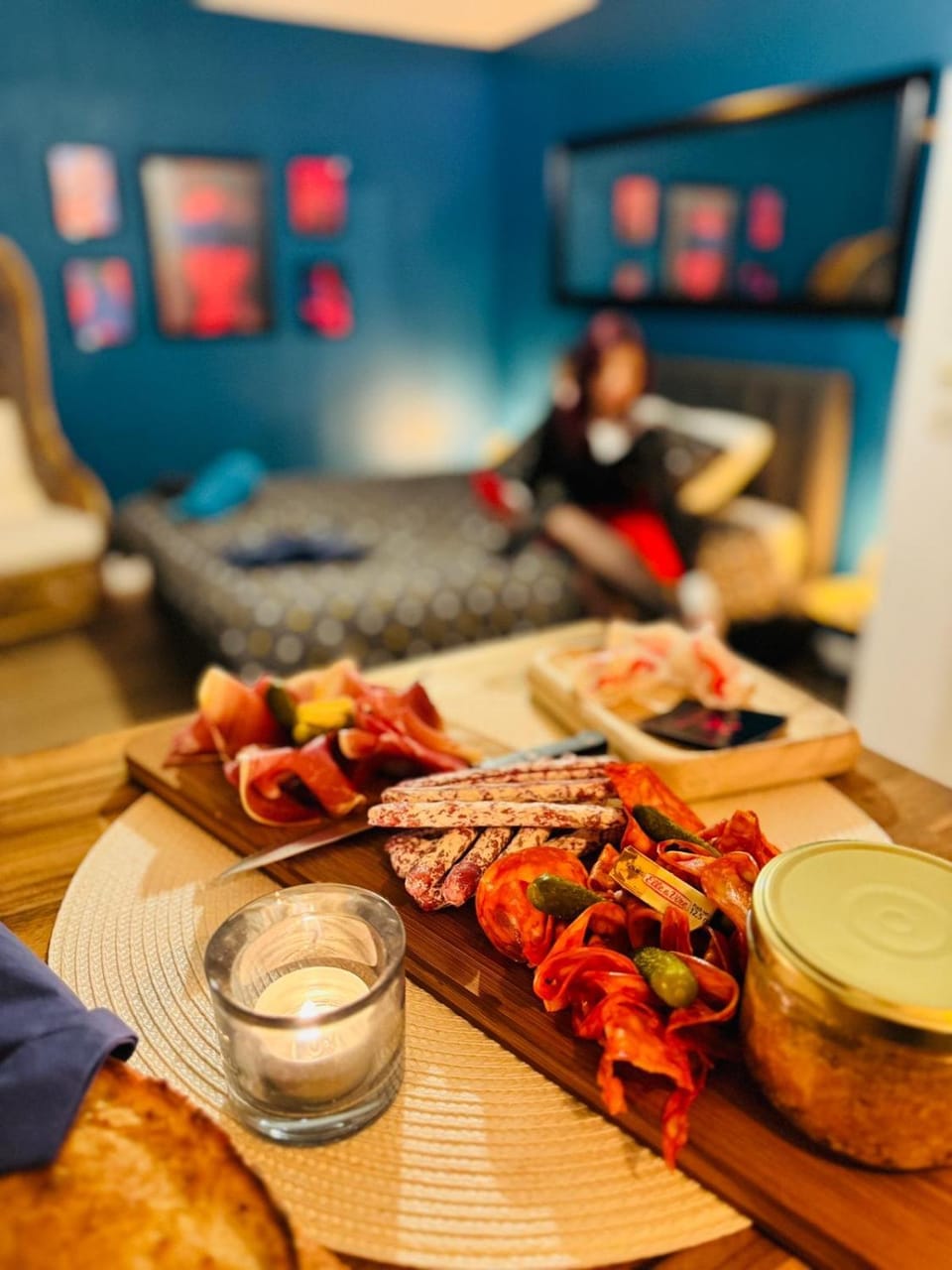 Living room, Food and drinks