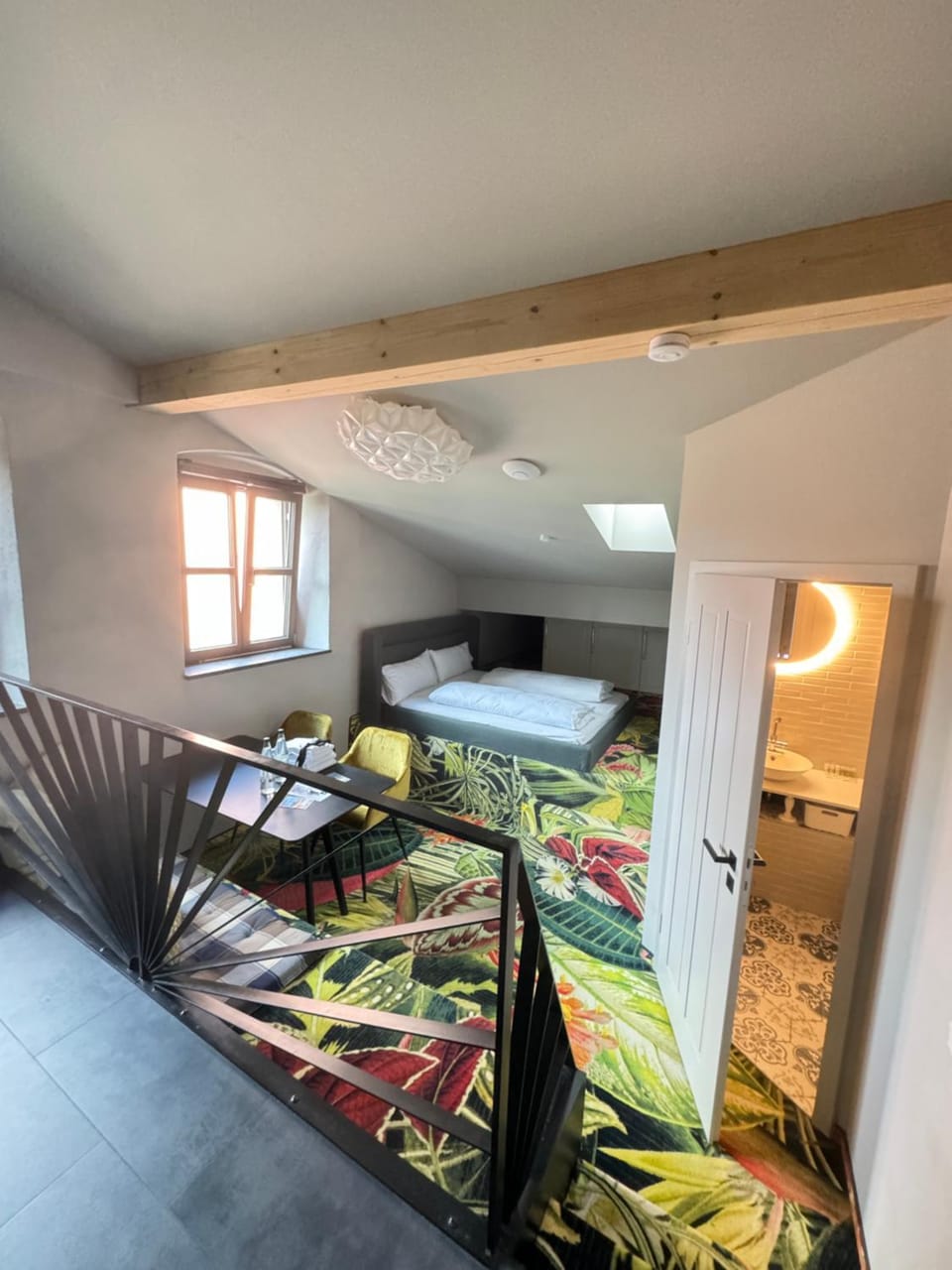 Photo of the whole room