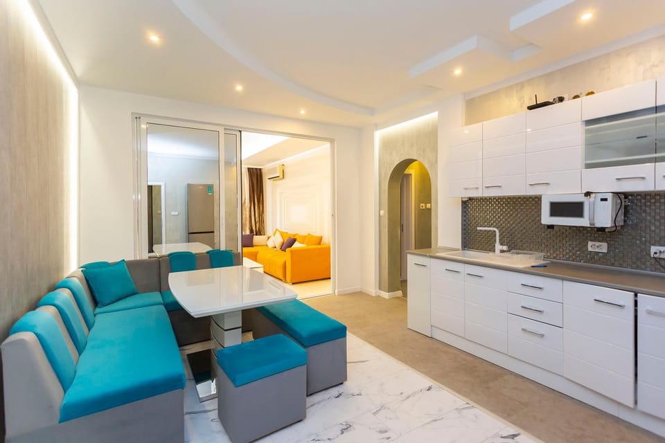 Kitchen or kitchenette, Dining area, minibar, toaster