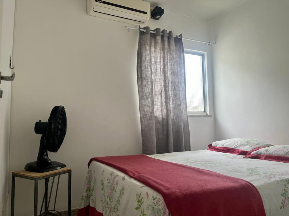 Bed, Photo of the whole room, Bedroom, air conditioner