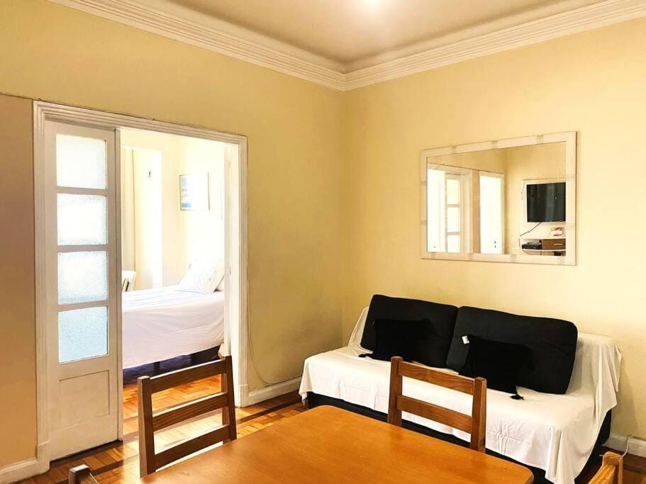 Apartamento de frente para o mar de Copacabana Apartment in Rio de Janeiro