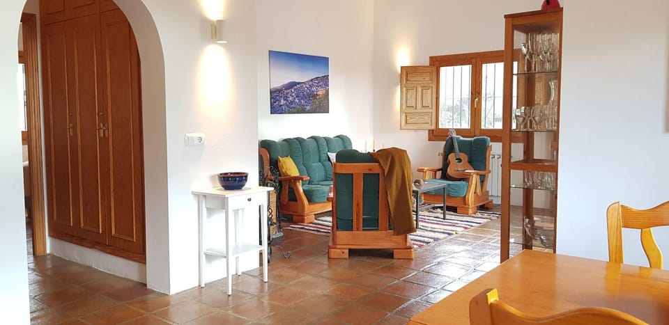 Casa-Emilia-Competa-Traumhafte-Lage-mit-Privat-Pool House in Axarquía