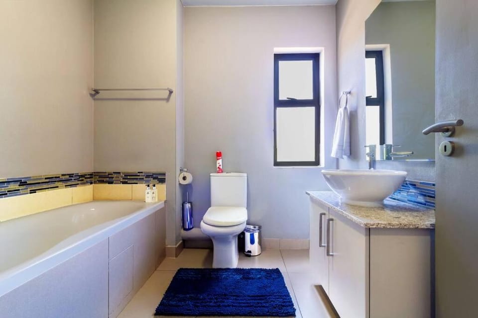 Shower, Toilet, Bathroom, Bath
