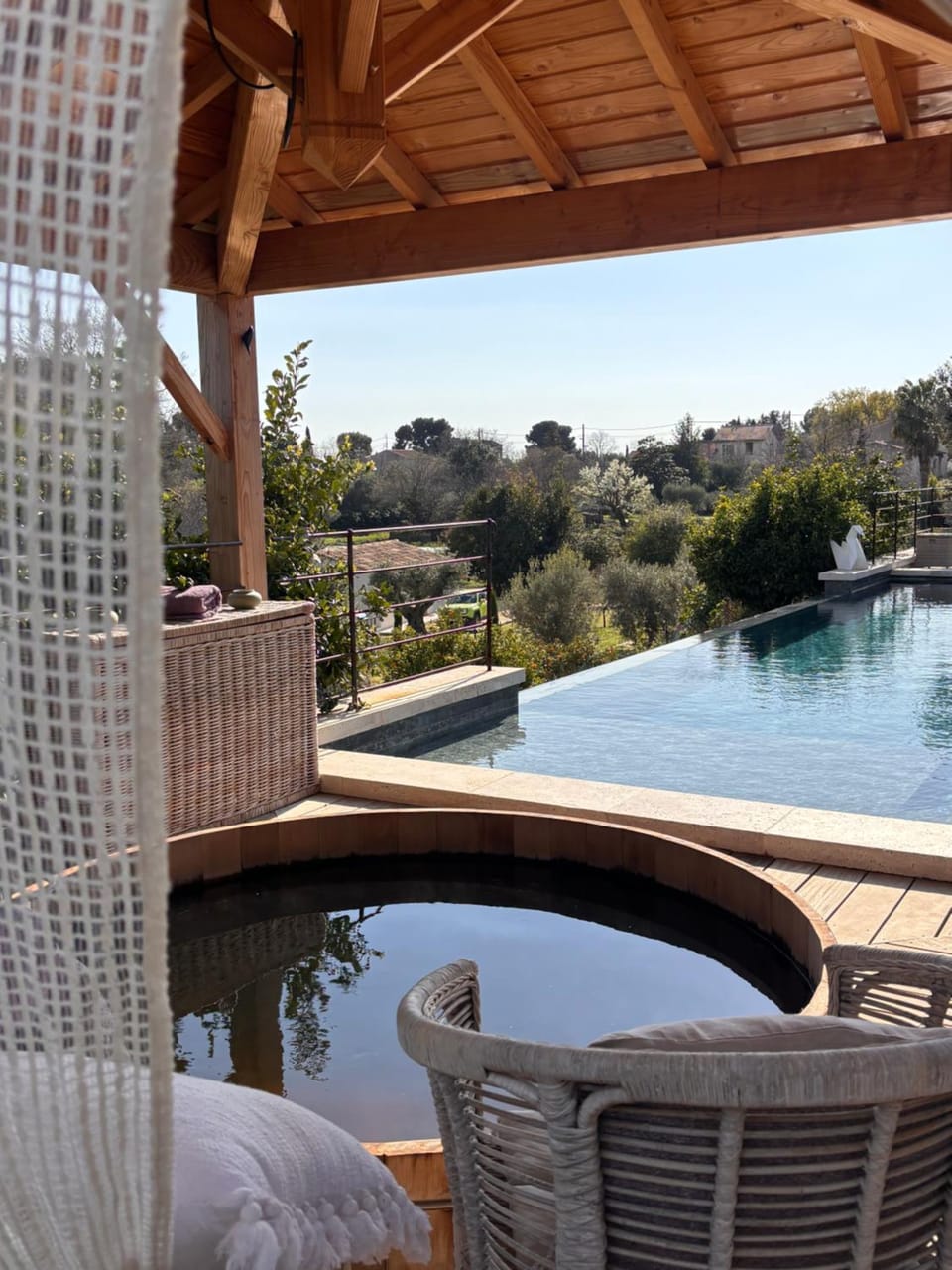 LA BASTIDE DES CULS-ROUSSET Bed and Breakfast in Marseille