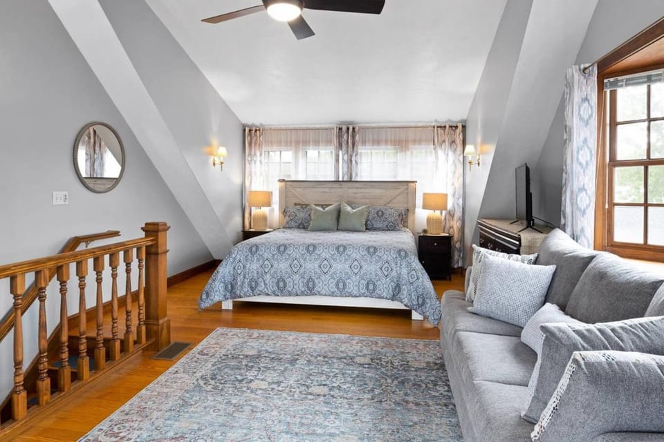 A Wave from it All: Swift's Beach Wareham House in Marion