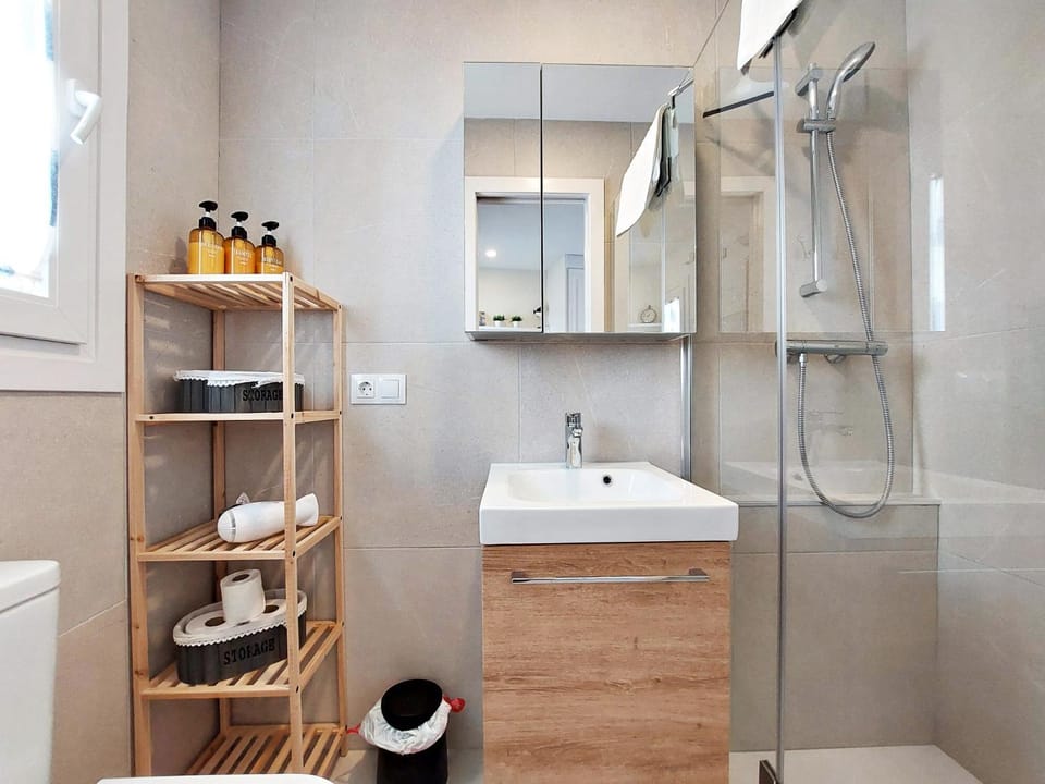 Shower, Bathroom