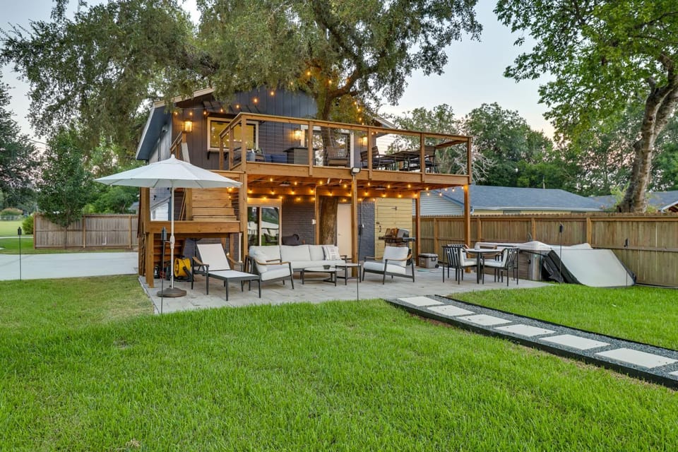 Boat, Fish & Swim: Lake Conroe Home w/ Hot Tub! House in Lake Conroe