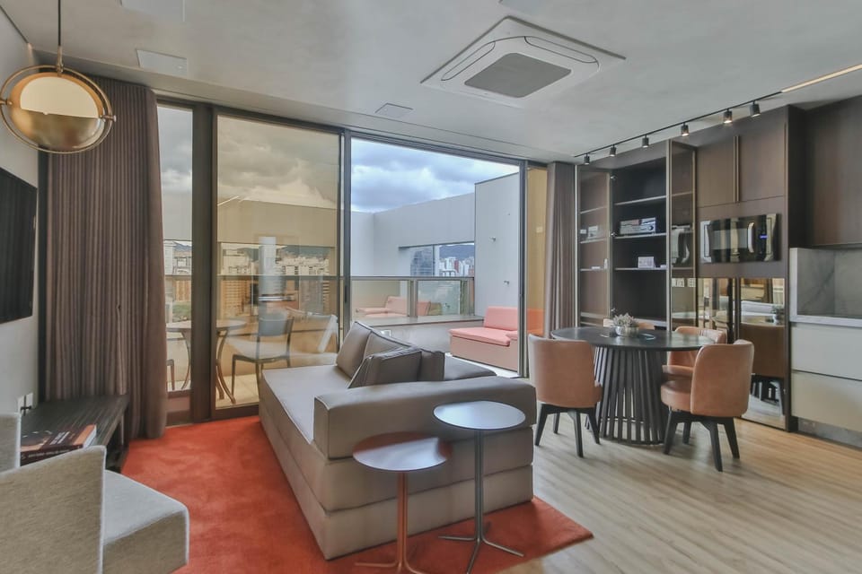 Loft alto padrão com varanda. Apartment in Belo Horizonte