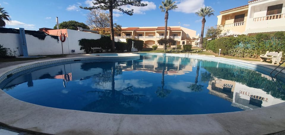 Property building, Swimming pool, Swimming pool