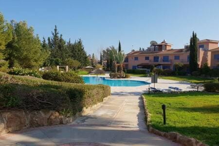 Garden, Swimming pool