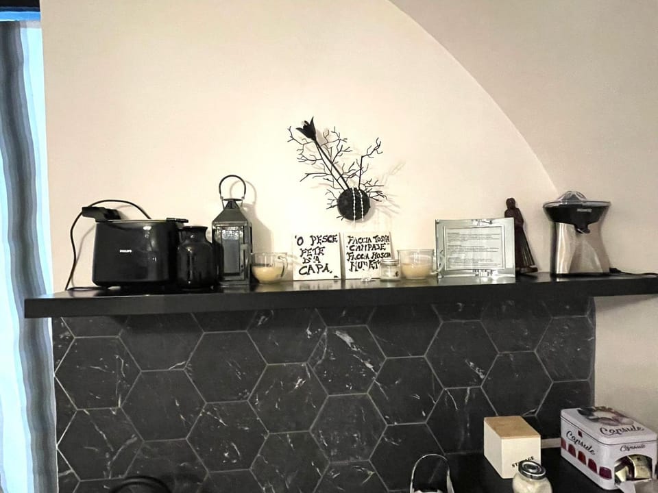 Coffee/tea facilities, toaster