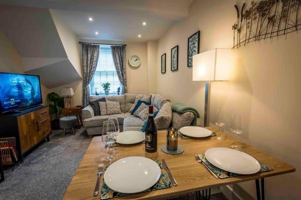 Cosy Cottage in Central Kendal with Parking! House in England