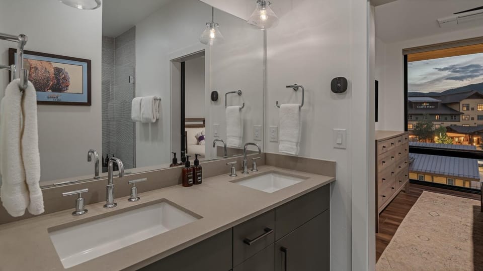 Shower, Bath, towels