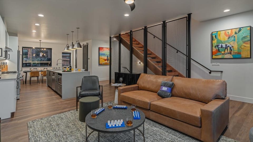 Living room, Seating area, Dining area, kitchen