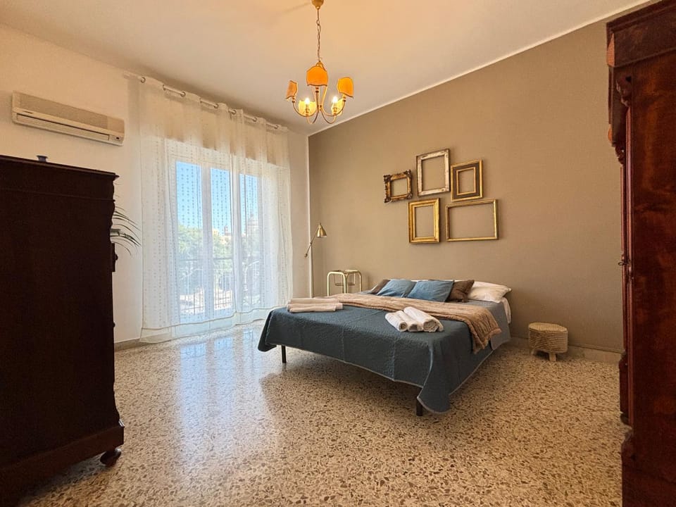 Bed, Photo of the whole room, Bedroom, towels, air conditioner