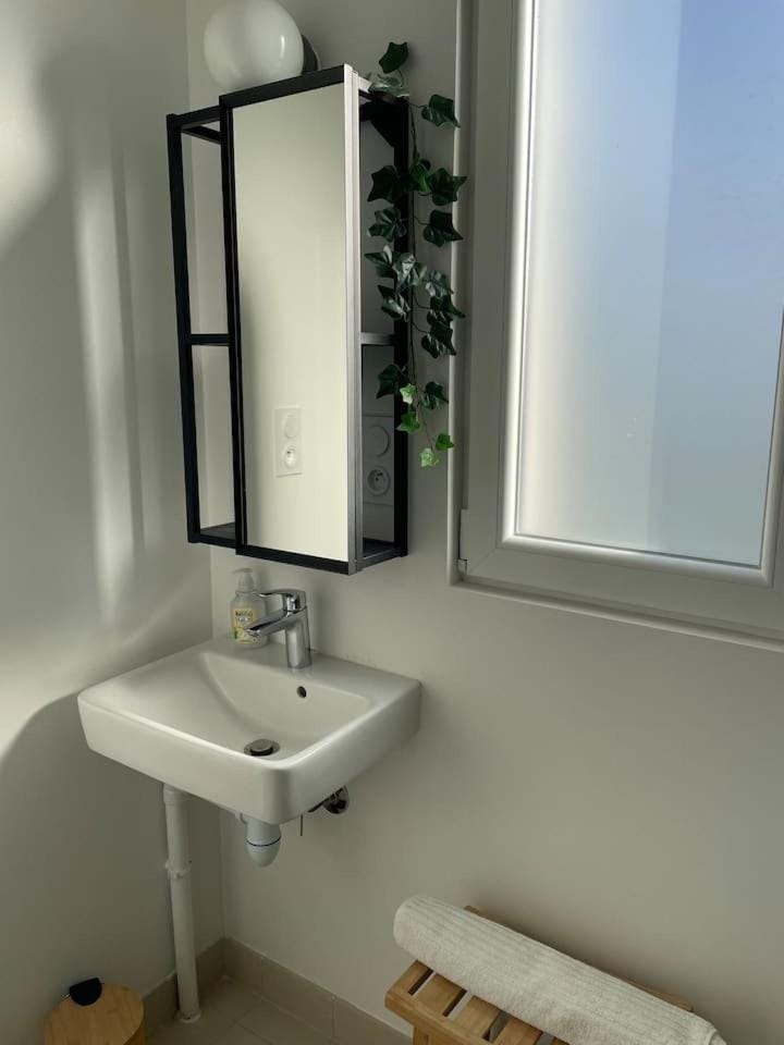 Charmant Studio avec parking - Confort Moderne Apartment in Bourges