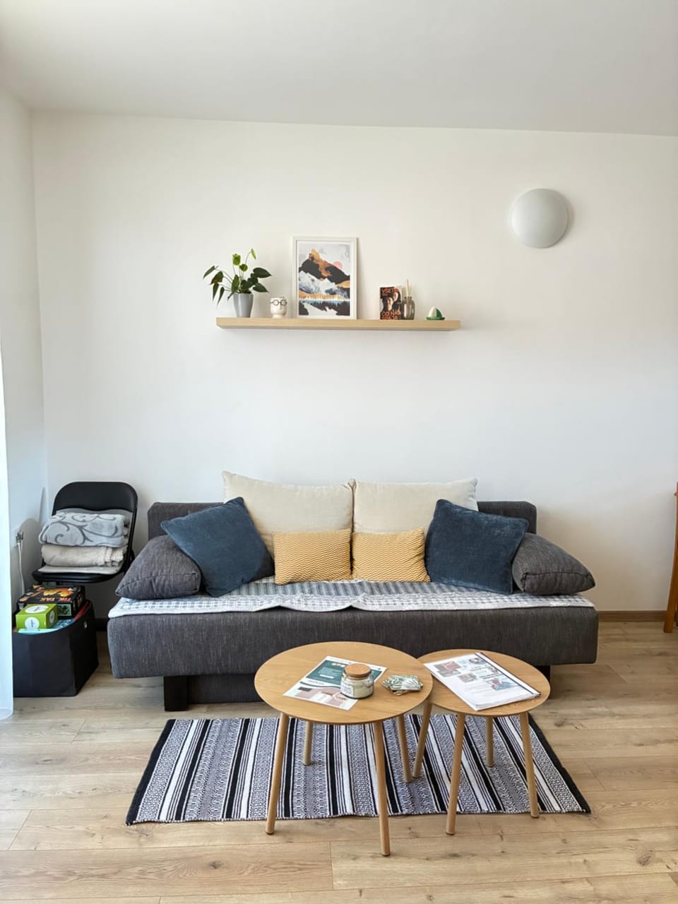 Living room, Seating area