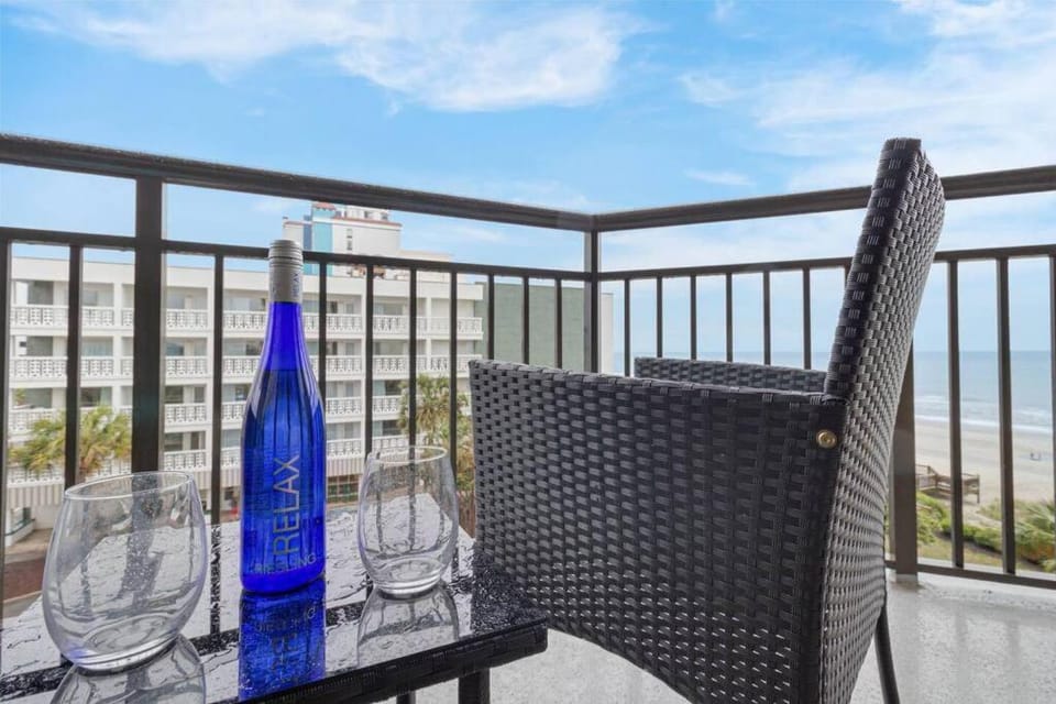 Immense with this 1BR Oceanview Suite 402 Apartment in Myrtle Beach